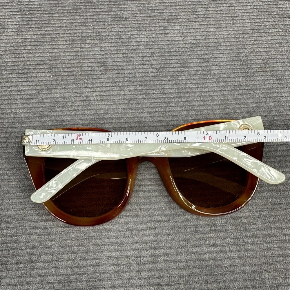 Le Specs le specs
